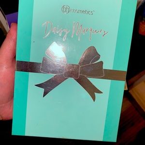 Daisy Marquez BH eyeshadow pallete
